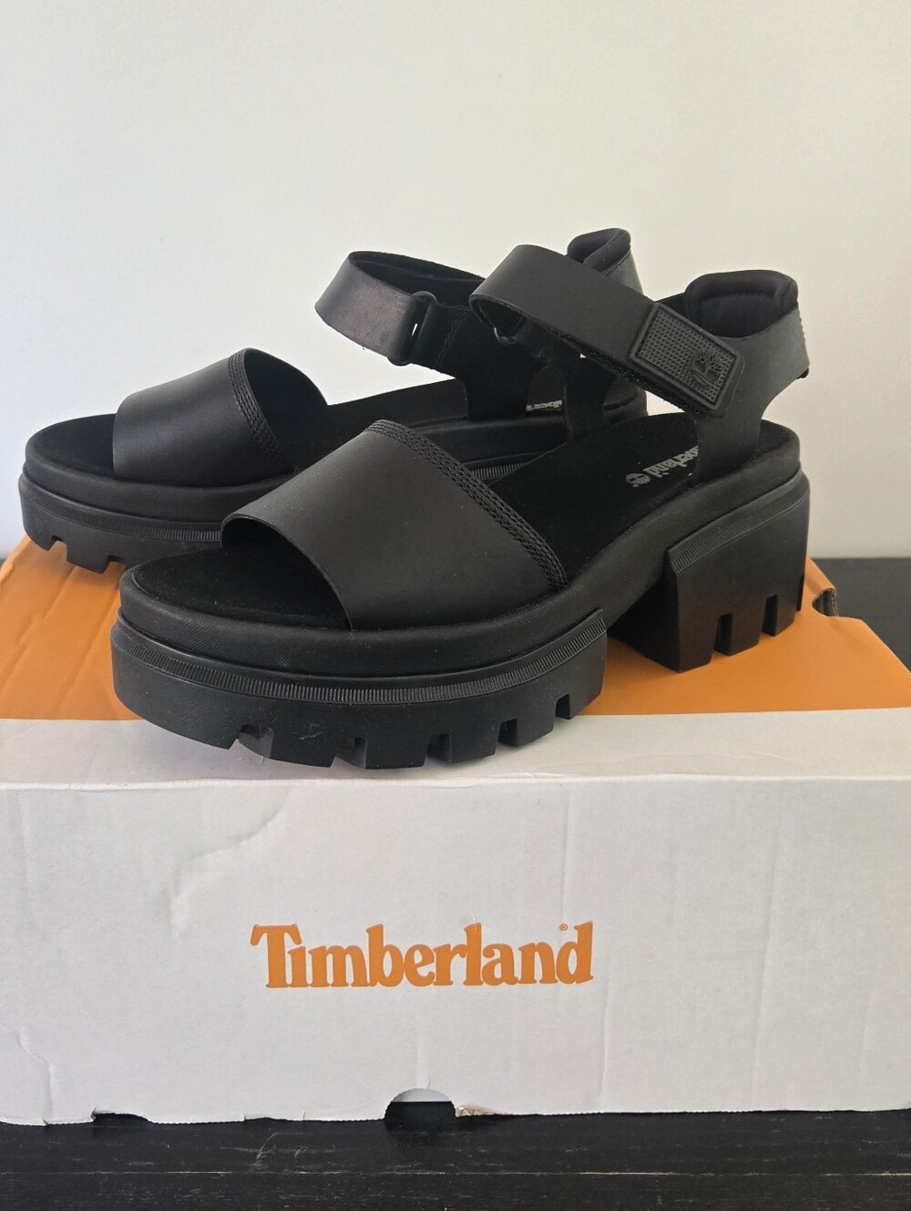 Timberland Everleigh Black Chunky Lug Strap Platform Leather Sandals Sz 9.5-10.5